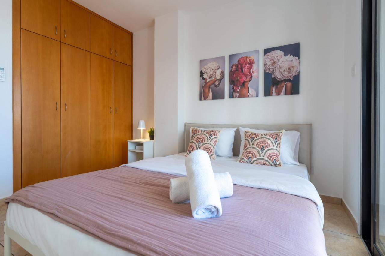 Polyn 1- Bedroom Apartment In Larnaca Bagian luar foto
